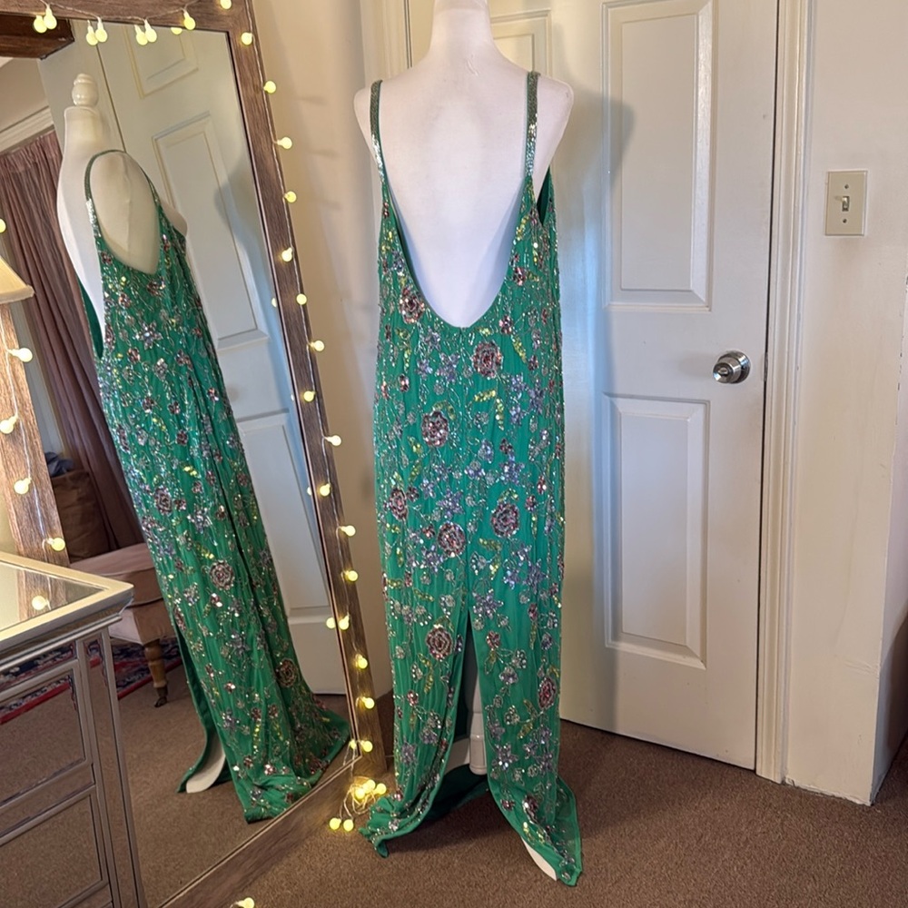 MAC DUGGAL
Hand Beaded Floral Gown with Beaded Spaghetti Straps - Picture 10 of 17